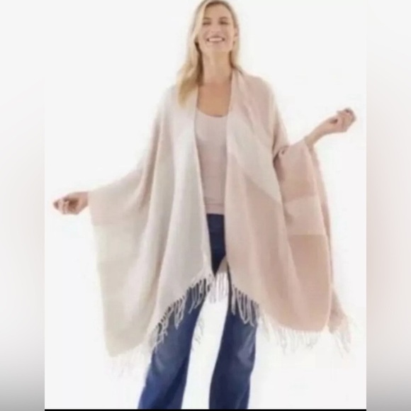 NWT Soia & Kyo - Light Pink & Cream Colorblocked Open Poncho W/ Scarf Hem OS - Picture 3 of 9